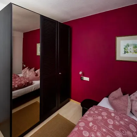 Ferien Im Paradies - Vera Höchst